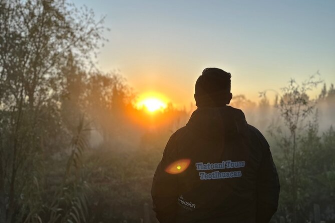 Mexico City: Xochimilco at sunrise + Breakfast and transportation - The 6 a.m. kayuko ride through the canals