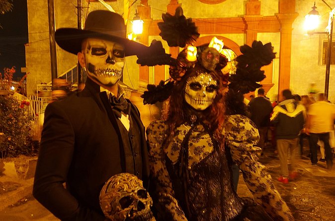 Mixquic Day of the Dead Tour in Mexico City - What the guide adds to the night