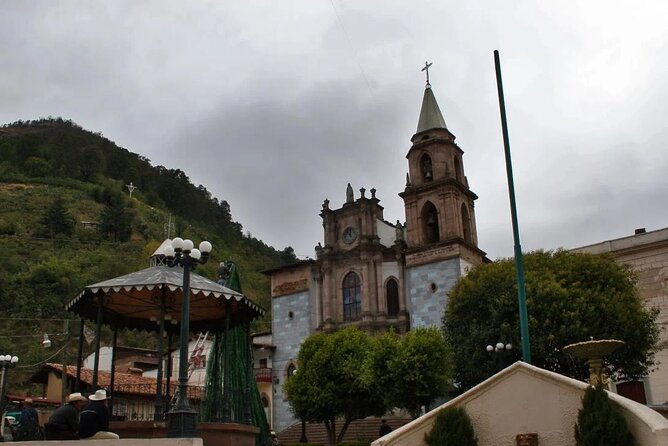 Monarch Butterfly Tour Mexico: Sierra Chuincua and Magic Town - Choosing Between Small Group and Private Touring