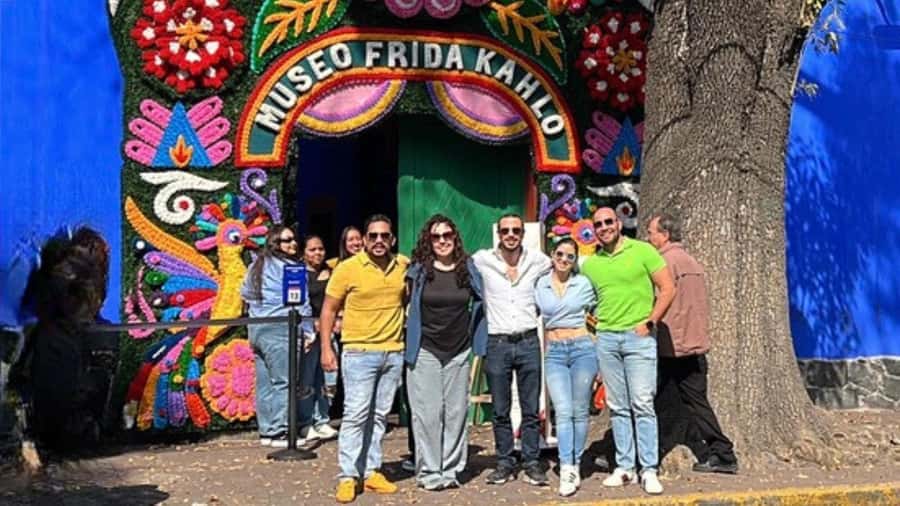 Music and Tequila in Xochimilco visits Coyoacán and CU - Xochimilco by trajinera