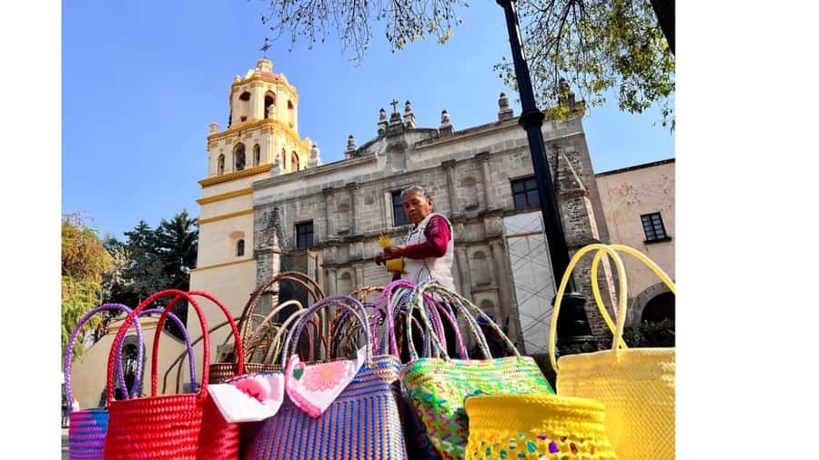 Music and Tequila in Xochimilco visits Coyoacán and CU - Should you book Music and Tequila in Xochimilco?