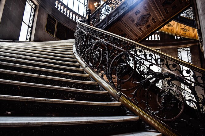 Must-see Buildings & Palaces of Mexico City - The guide’s role matters more than the group size