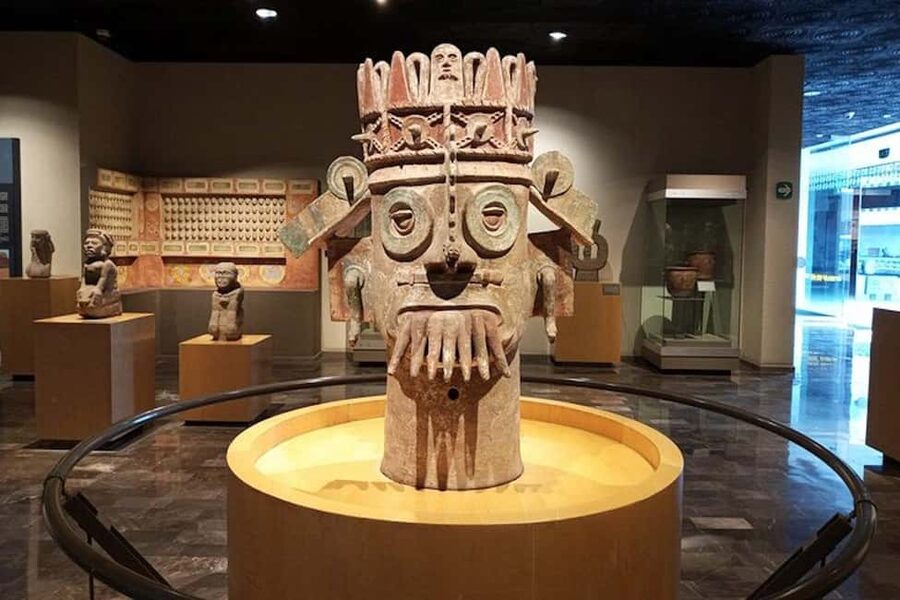 National Museum of Anthropology: a journey into Mexico's past - English lang. - Pakal the Great and the Maya connection