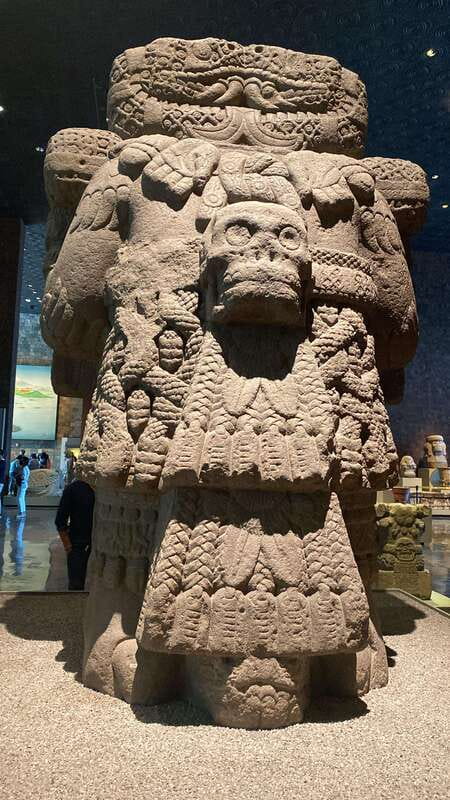 National Museum of Anthropology: a journey into Mexico's past - English lang. - Meeting Hector at the Chapultepec museum