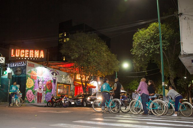 Neon Bike Party - Private Bike Tour - Starting at Reforma 24 and reaching Centro Histórico
