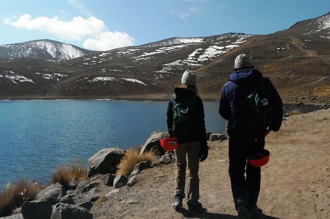 Nevado de Toluca (Walk through the lagoons of the Sun and the Moon) - Entering the crater and walking around the lagoons