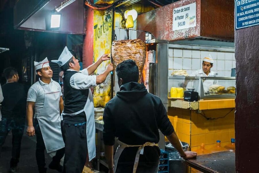 Night Street Food Bike Tour Mexico City - Starting with pastor at Tortas Al Fuego
