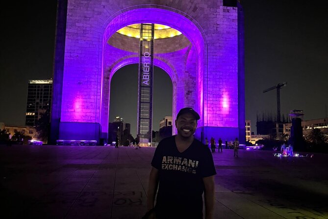 Night tour + tacos in Mexico City fully illuminated! - Carlos and Viviana as your local hosts