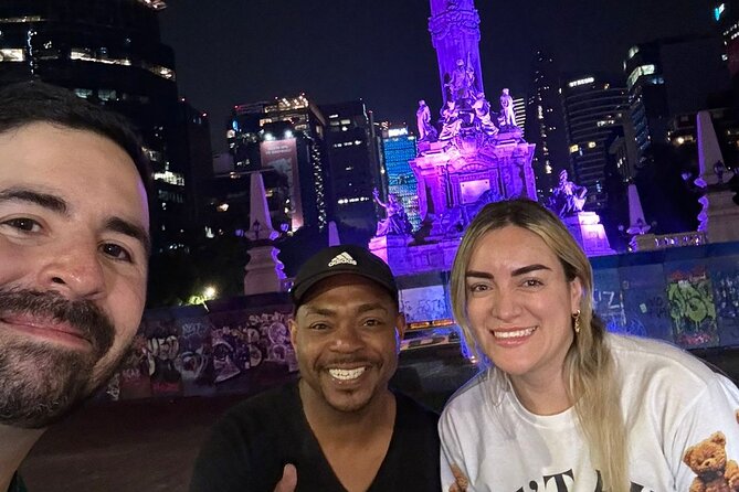 Night tour + tacos in Mexico City fully illuminated! - Reforma at night and the Angel of Independence