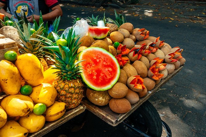 Off the Beaten Track in Mexico City: Private City Tour - Eating your way through Coyoacán Market