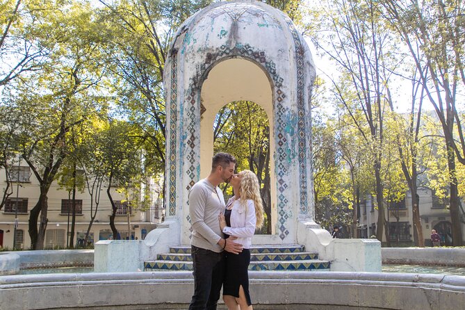 Photoshoot CDMX | Portraits | Mexico City - Using the cathedral as a classic backdrop
