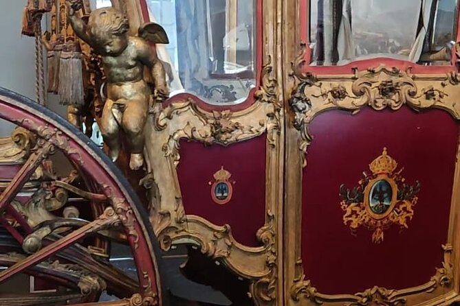 Private and Guided Tour to Chapultepec Castle with Transportation - Inside the Alcaraz area