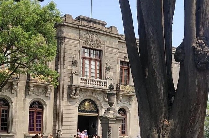 Private and Guided Tour to Chapultepec Castle with Transportation - Time, pace, and who should book