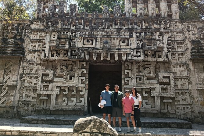 Private Anthropology Museum Tour - Best Rated - Meeting the guide at Chapultepec