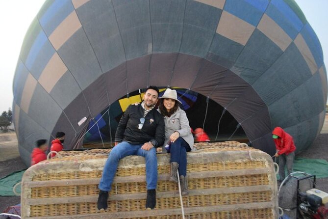 Private Balloon and Teotihuacán Experience - Walking through Teotihuacán after breakfast