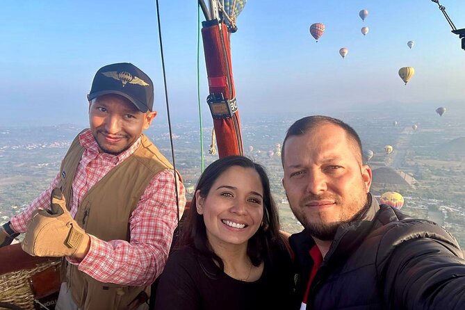 Private Balloon Flight over Teotihuacan plus Breakfast and Entry - The Mexico City transfer and early schedule