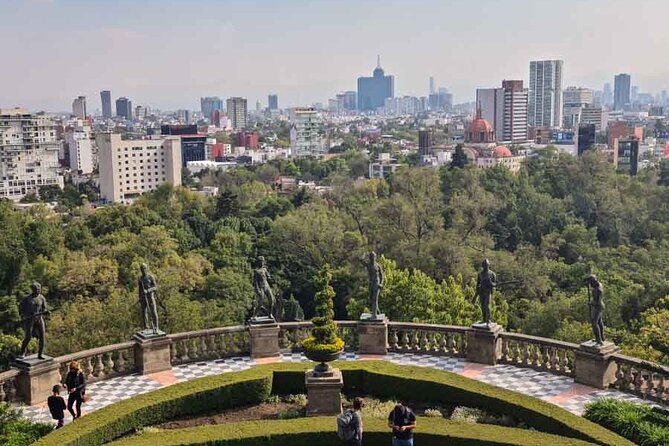 Private Chapultepec Park by Bike Guided Tour - Los Pinos, from presidential residence to public culture