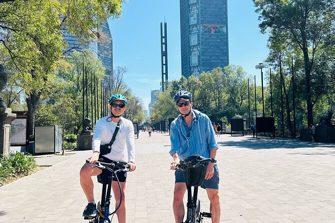 Private Ebike Tour in Chapultepec Forest in CDMX - Four fountains with four different moods