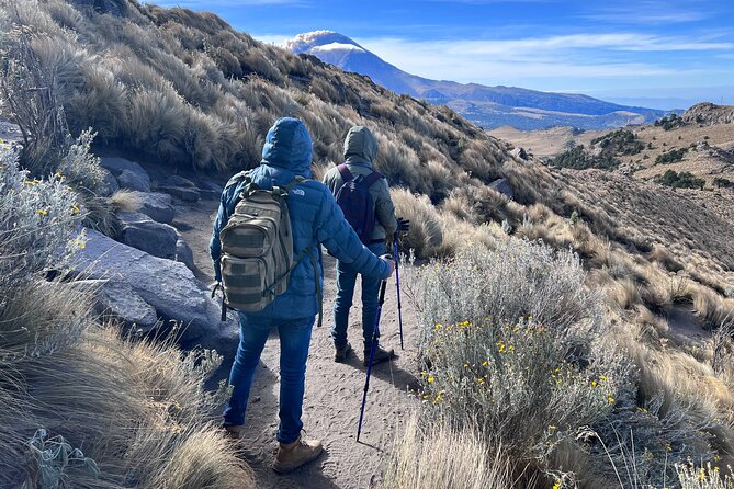 Private Hike next to volcano at 14800 ft. from Mexico city - The return to Mexico City