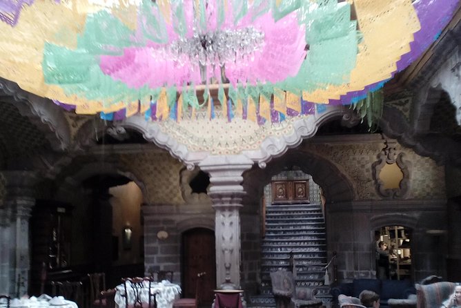 Private Historical Tour in San Miguel de Allende and Guanajuato - The guide makes the road time useful
