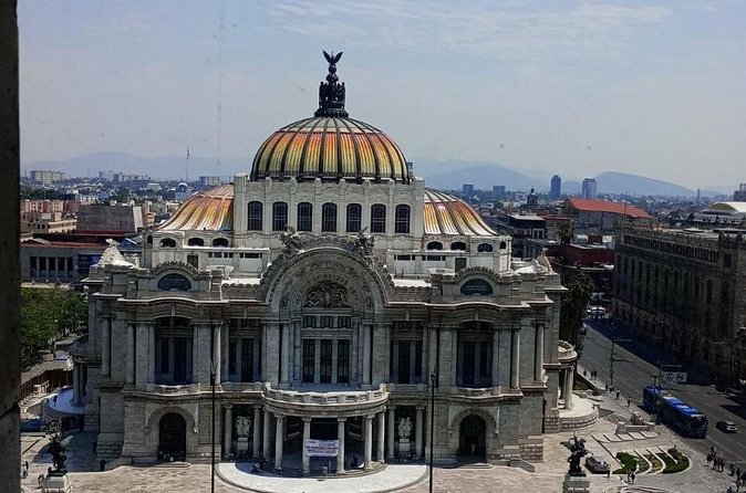 Private Mexico City Pedestrian Tour - Reading the Zócalo