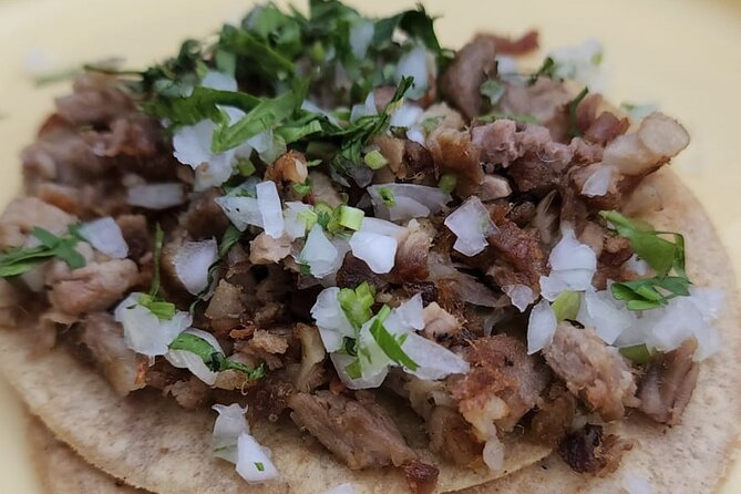 Private Polanco Taco Bike Tour - El Rey del Suadero and the first serious taco stop