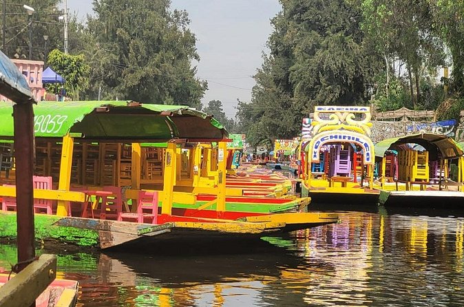 Private/Shared Tour Xochimilco Coyoacán optional Frida Kahlo - The one-hour trajinera ride at Xochimilco