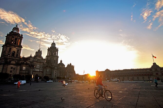 Private Street Food & Mural Art Tour in Mexico City - Bellas Artes and Mexico’s mural movement