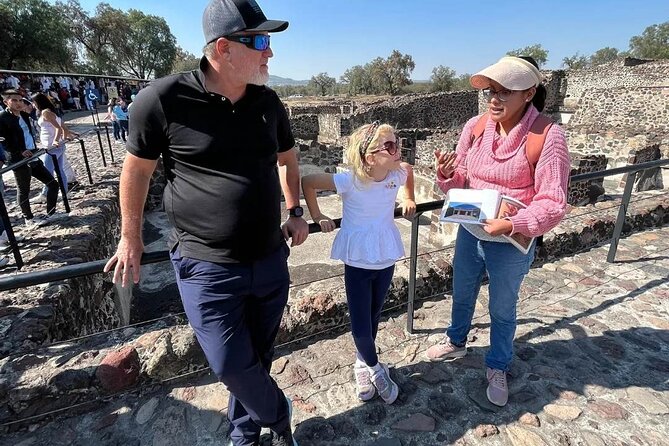 Private & Tailor Made Tour to Teotihuacan Pyramids! - Food, souvenirs, and keeping the day authentic
