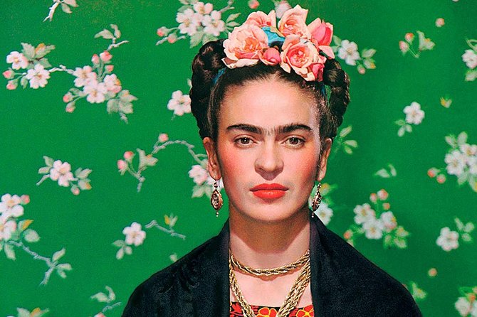 Private tour Antropology Museum Frida Khalo museum and Leon Trotskyi museum - Entering Frida Kahlo’s Blue House