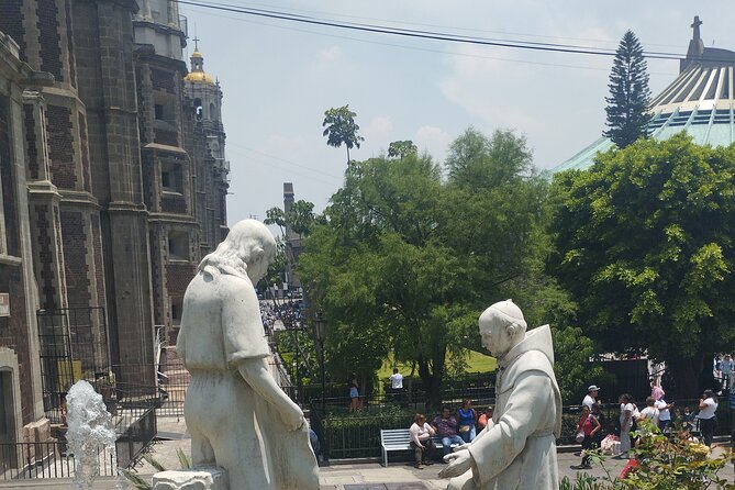 Private Tour Basilica of Guadalupe with Transportation - Entering the New Basilica to see the tilma
