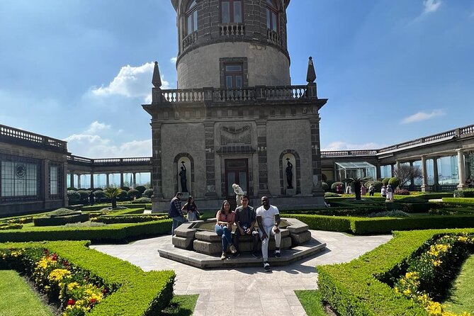 PRIVATE Tour Chapultepec Castle - The guide’s role, with special attention to Jorge