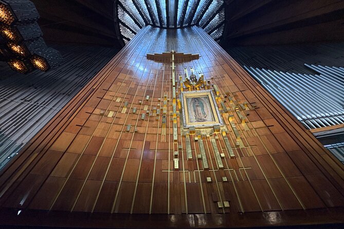 Private Tour in Our Lady of Guadalupe Basilica - What the private guide adds
