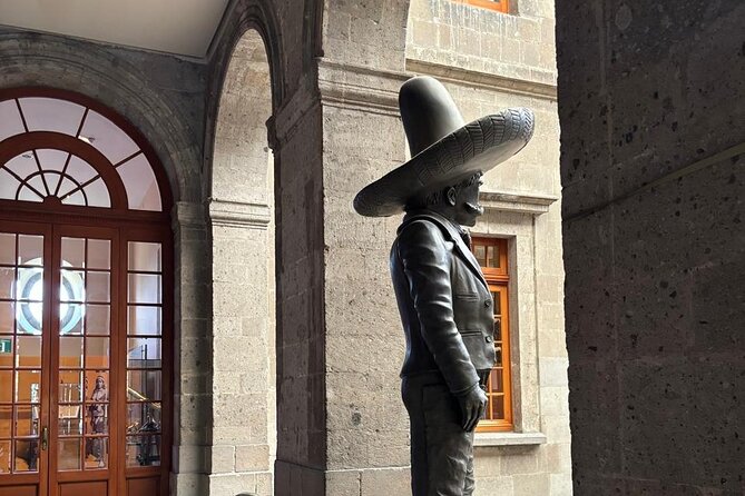 Private Tour in the Historic Center of CDMX and Chapultepec - The uphill walk to Chapultepec Castle