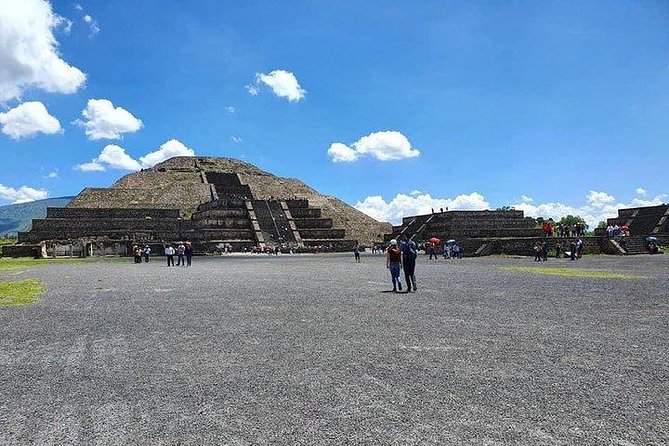 Private Tour Pyramids of Teotihuacán and Guadalupe Basilica up to 4 people - Key points at a glance