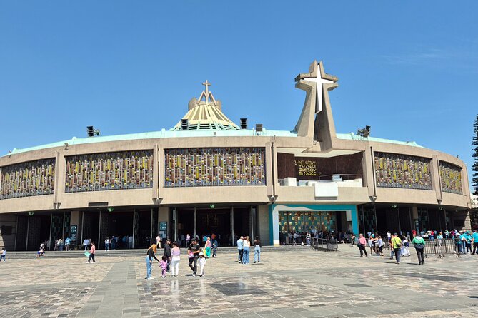 Private Tour Pyramids of Teotihuacán and Guadalupe Basilica up to 4 people - What private transportation changes