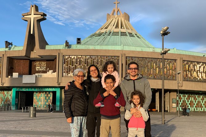 Private Tour: Pyramids of Teotihuacan, Tlatelolco & Basílic of Guadalupe - The local craft workshop and cactus-based drinks