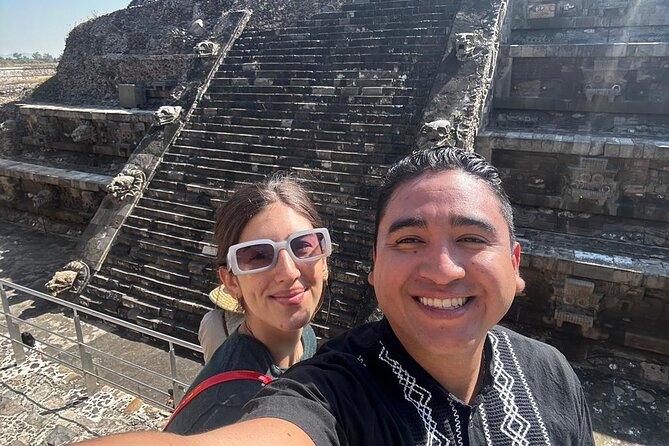 Private Tour: Teotihuacán/Basílica de Guadalupe Hotel Pick Up - Visiting the Basilica of Guadalupe