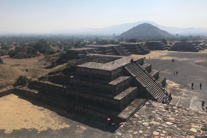 Private Tour Teotihuacan Pyramids & Basilica of Guadalupe - A smart route from Tlatelolco to the pyramids