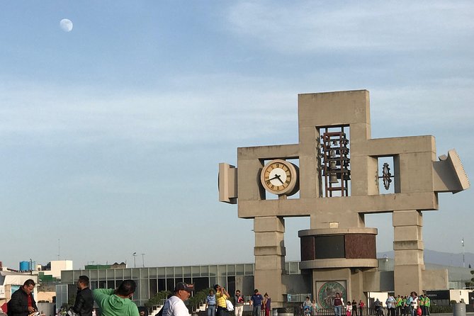 Private Tour Teotihuacan Pyramids & Basilica of Guadalupe - Why the private guide setup changes the day