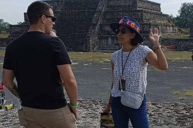 Private Tour Teotihuacan Tequila&quesadilla - Leaving Mexico City with a private pickup