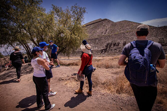 Private Tour to Teotihuacán and the Basilica of Guadalupe - Lunch with a pyramid view in San Martín de las Pirámides