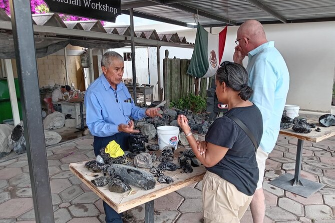Private VIP Tour Pyramids of Teotihucan and Basilica - Best Rated - Learning the craft of obsidian in San Juan Teotihuacan