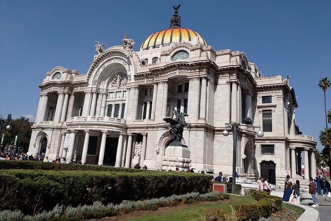 Private walk CDMX Historic Center + Museums + Tacos + Metro - Diego Rivera’s mural after the 1985 earthquake