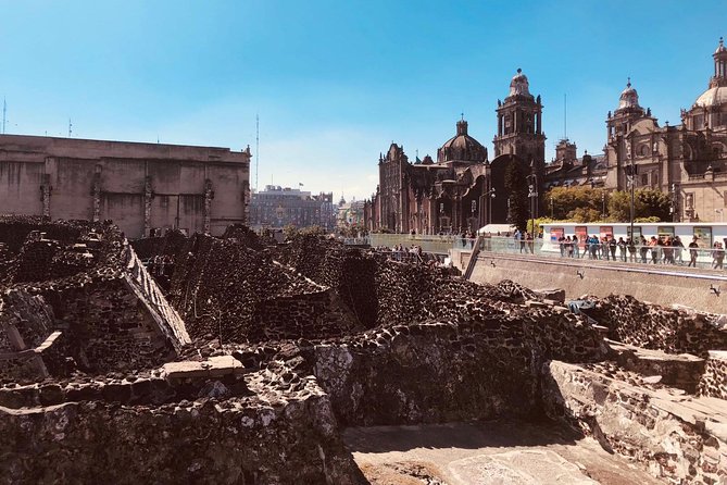 Private Walking Tour Gems of the Historic Center of Mexico City - Casa de los Azulejos and San Francisco