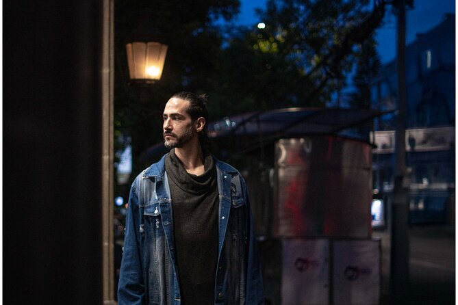 Professional Mexico City Photoshoot, Capture and Cherish Journey - Posing direction for people who dislike posing
