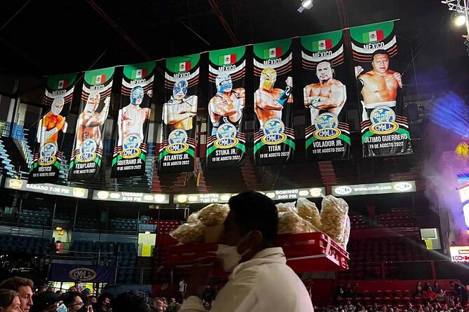 Pulque Tasting and Mexican Wrestling: Premium Small Group Tour - Arena México, two hours of masks and noise