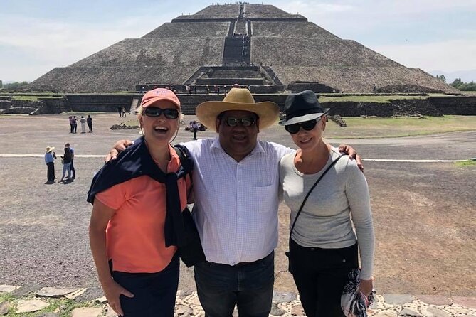 Pyramids of Teotihuacán and Basilica of Guadalupe - Private transport is the main convenience