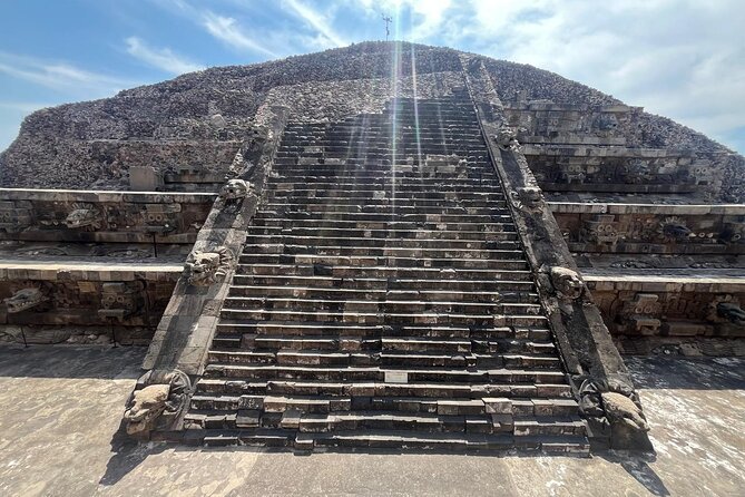 Pyramids of Teotihuacan and Basilica of Guadalupe / Small Groups - Key points to know before booking