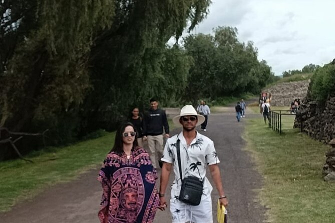 Pyramids of Teotihuacan and Basilica of Guadalupe / Small Groups - Teotihuacán at 6:20 a.m.: why the early start matters